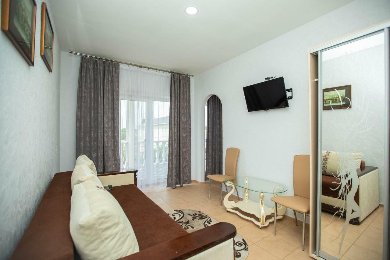 נמל זליזני Amalia Hotel מראה חיצוני תמונה
